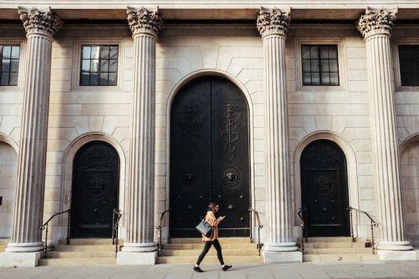 Comment la Banque Centrale maintient la stabilité des prix et la confiance en la monnaie