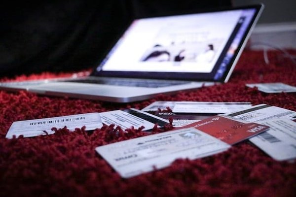 Avantages d'une banque en ligne et ouvrir un compte