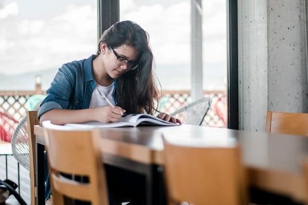 Comment obtenir une bourse pour étudier la comptabilité et la gestion en bourse
